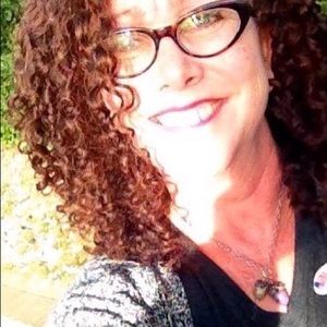 Meet your Posher, Deb